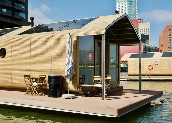 Wikkelboats At Floating Rijnhaven * Roterdão