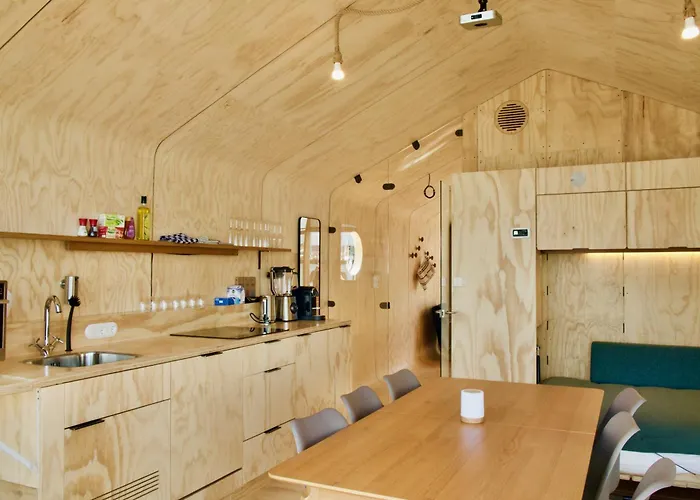 Wikkelboats At Floating Rijnhaven Roterdão