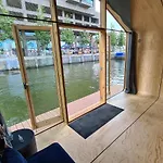 펜션 Wikkelboats At Floating Rijnhaven