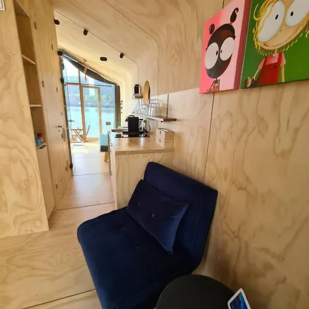 Wikkelboats At Floating Rijnhaven Tatil Evi