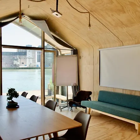 Wikkelboats At Floating Rijnhaven 펜션 *