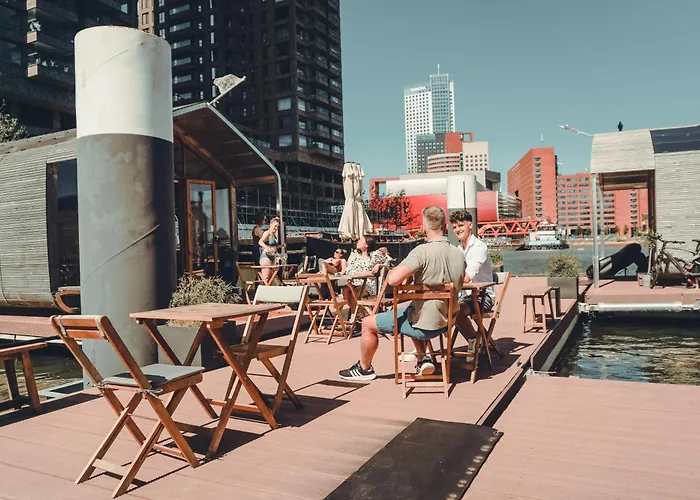 Wikkelboats At Floating Rijnhaven Semesterbostad Rotterdam